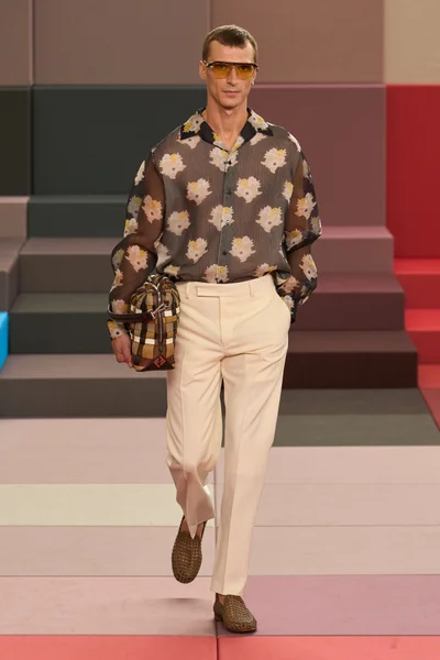 Look 77